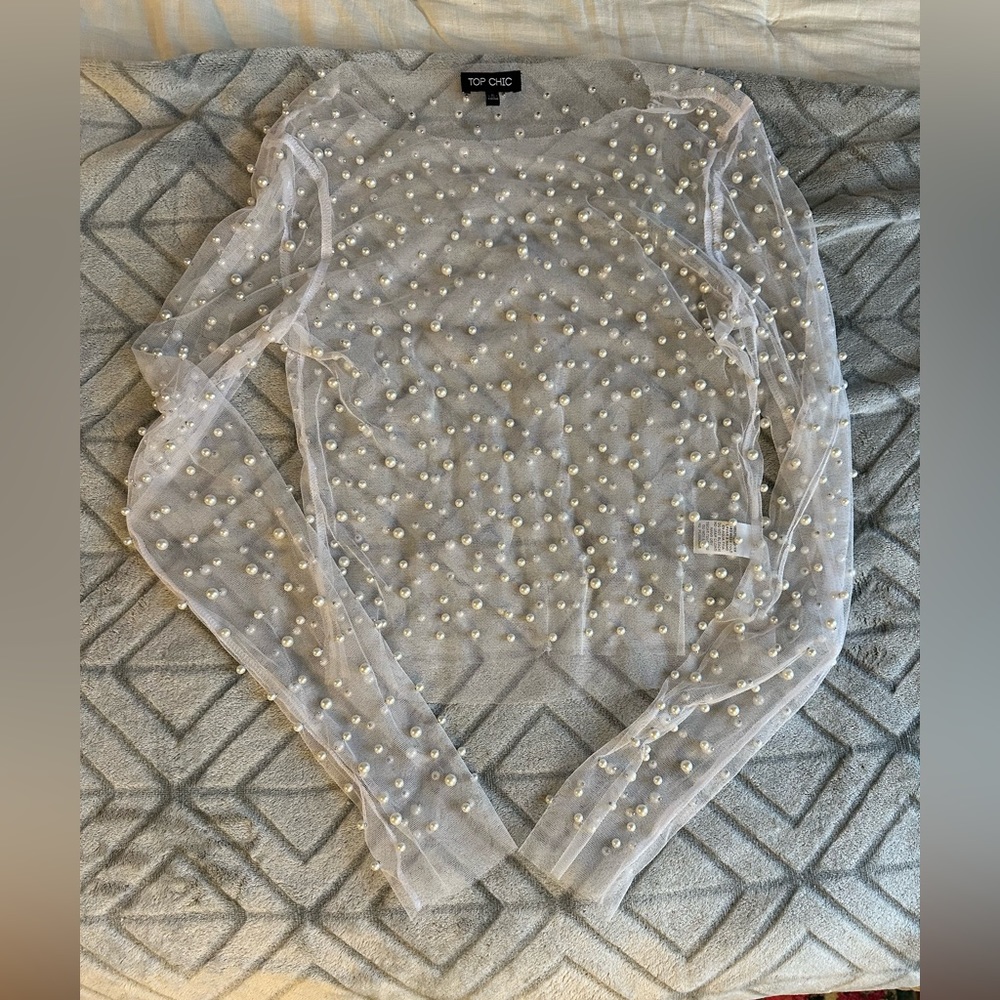 Pearl overlay top. NWT